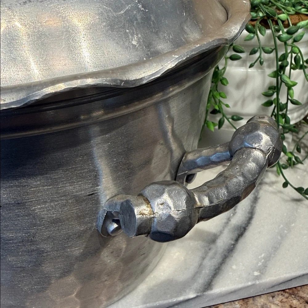 Vintage Everlast Lidded Ice Bucket